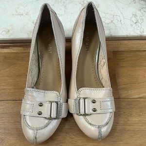 Women’s tan Nine West heels size 5